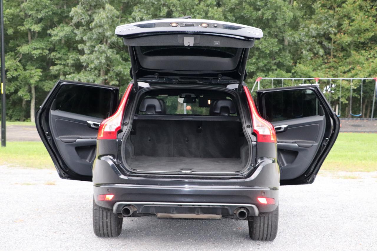 Volvo XC60 2015.5 AWD 4dr T6 R-Design Platinum 2015
