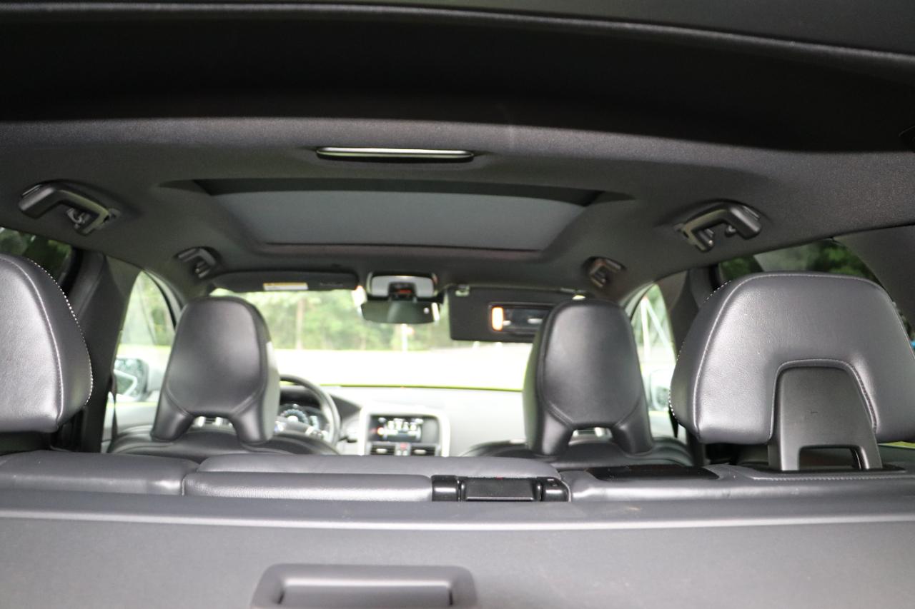 Volvo XC60 2015.5 AWD 4dr T6 R-Design Platinum 2015