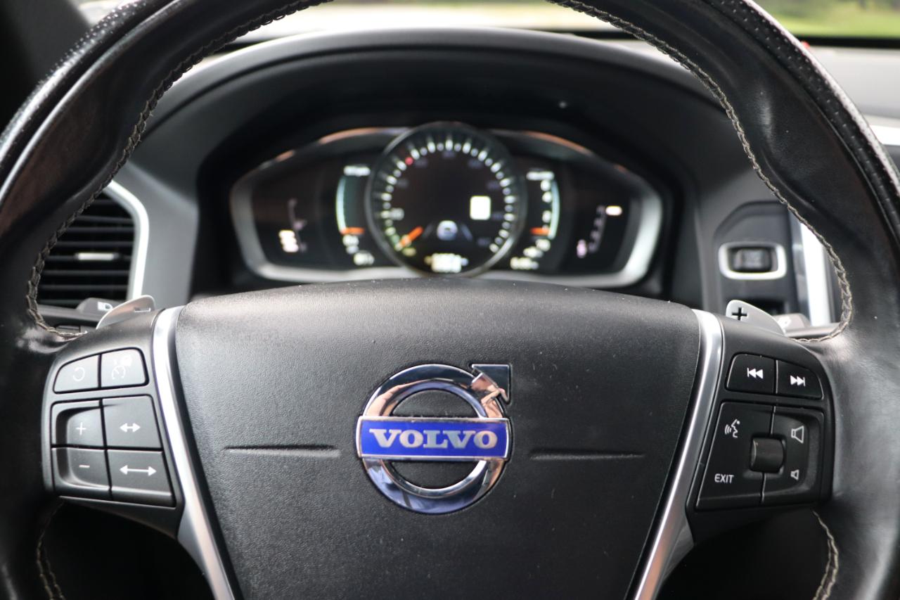 Volvo XC60 2015.5 AWD 4dr T6 R-Design Platinum 2015