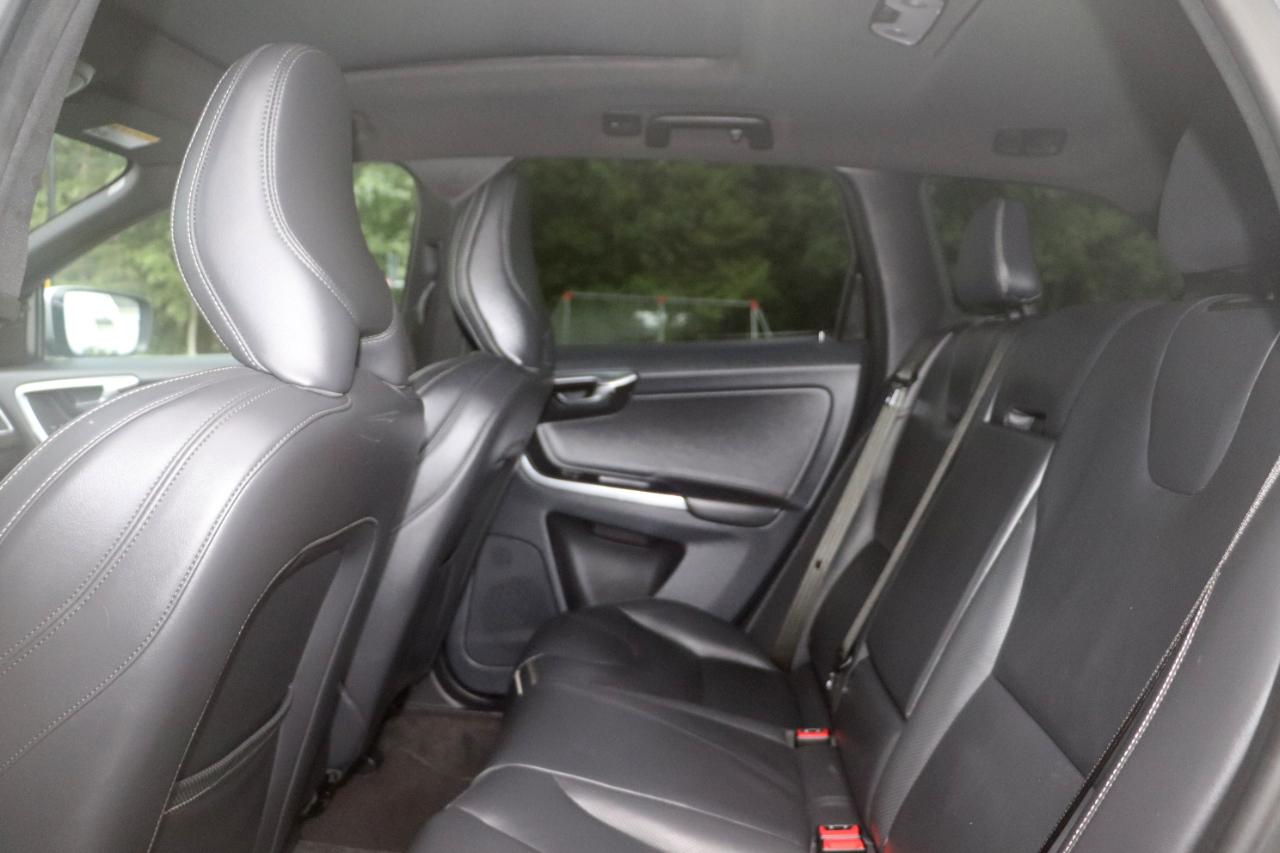 Volvo XC60 2015.5 AWD 4dr T6 R-Design Platinum 2015