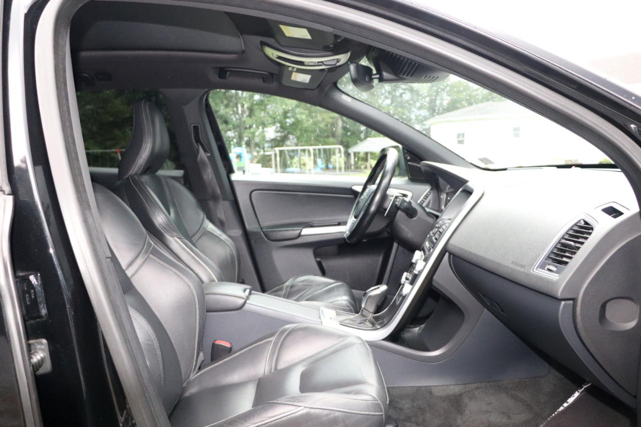 Volvo XC60 2015.5 AWD 4dr T6 R-Design Platinum 2015