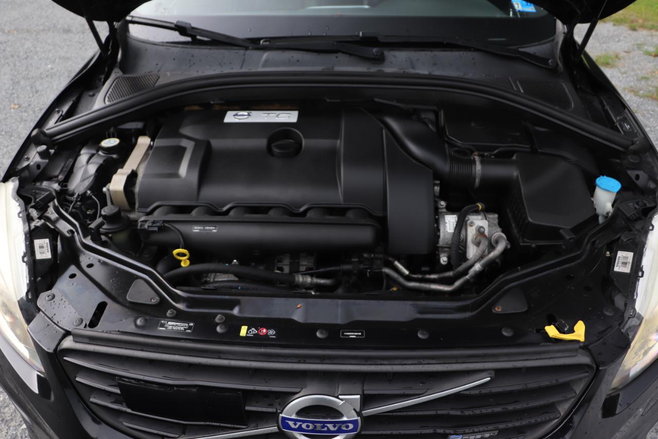 Volvo XC60 2015.5 AWD 4dr T6 R-Design Platinum 2015