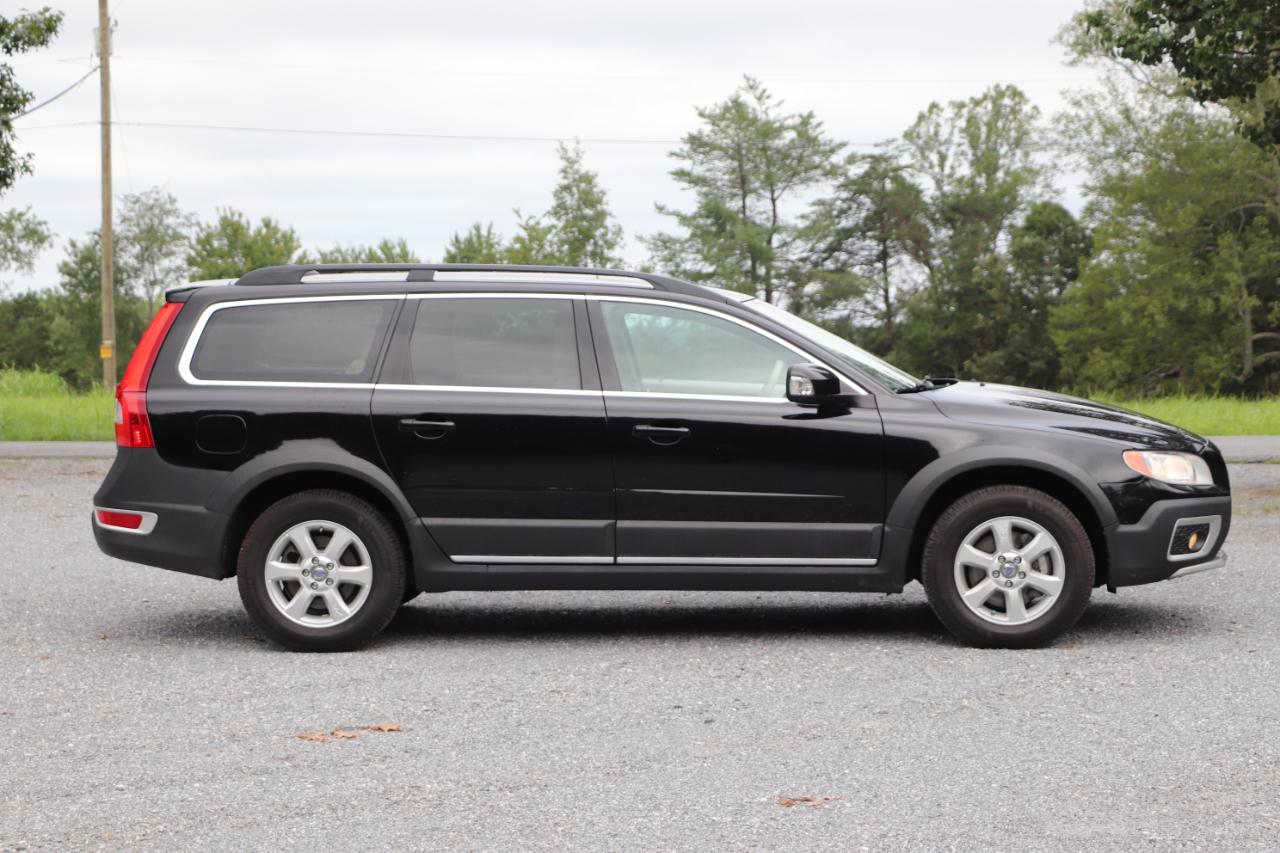 Volvo XC70 4dr Wgn 3.2L 2010