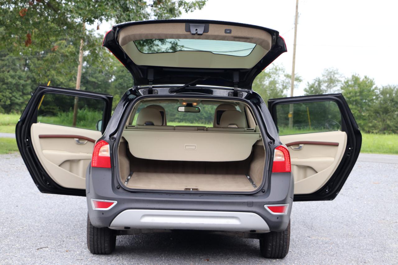 Volvo XC70 4dr Wgn 3.2L 2010