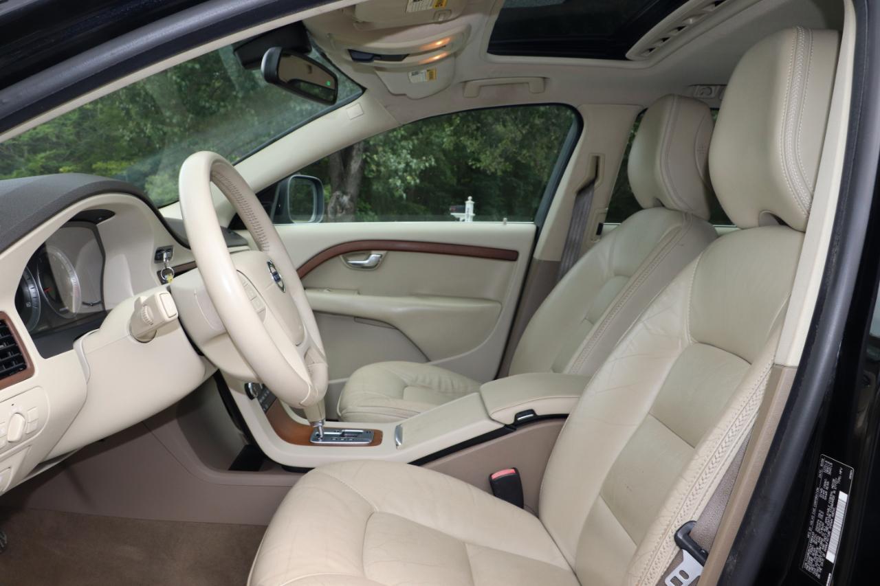 Volvo XC70 4dr Wgn 3.2L 2010