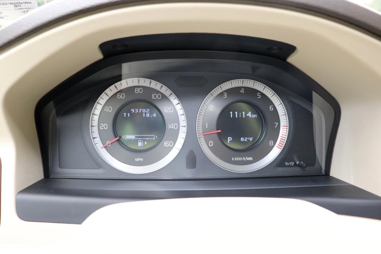 Volvo XC70 4dr Wgn 3.2L 2010