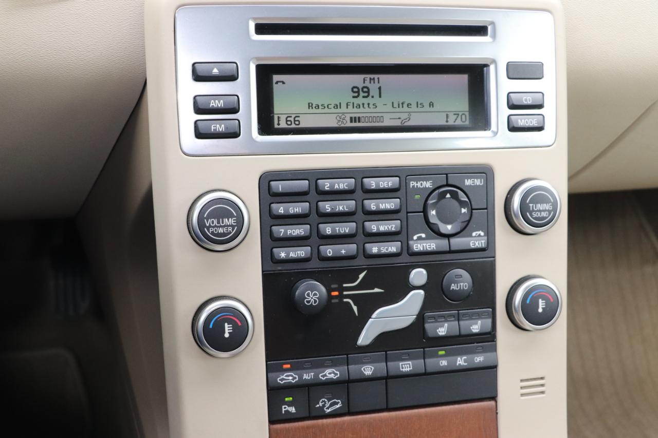 Volvo XC70 4dr Wgn 3.2L 2010