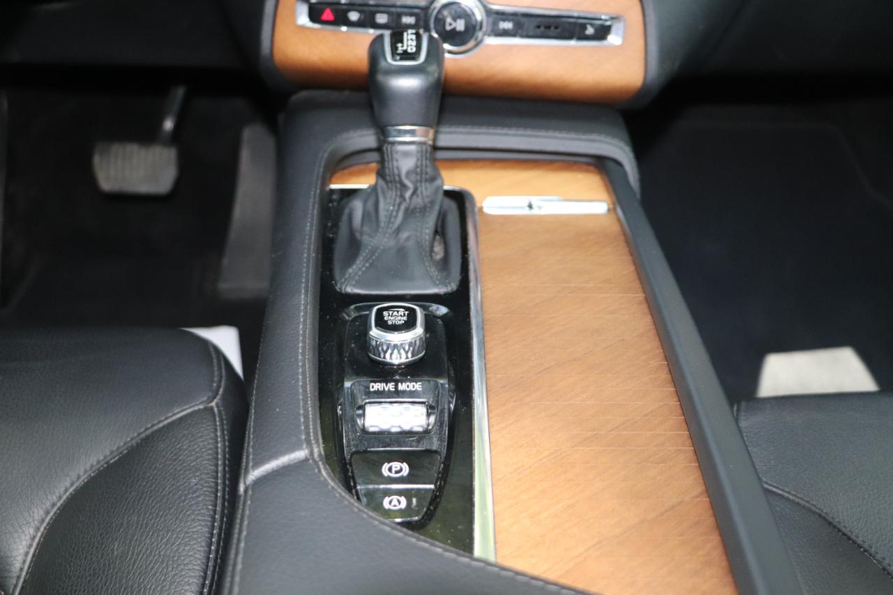 Volvo XC90 T6 AWD Momentum 7P 2021