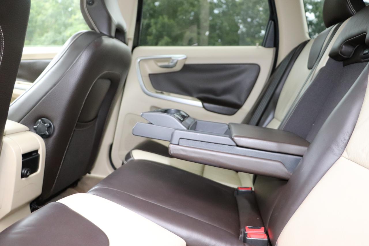 Volvo XC60 AWD 4dr 3.0T 2010