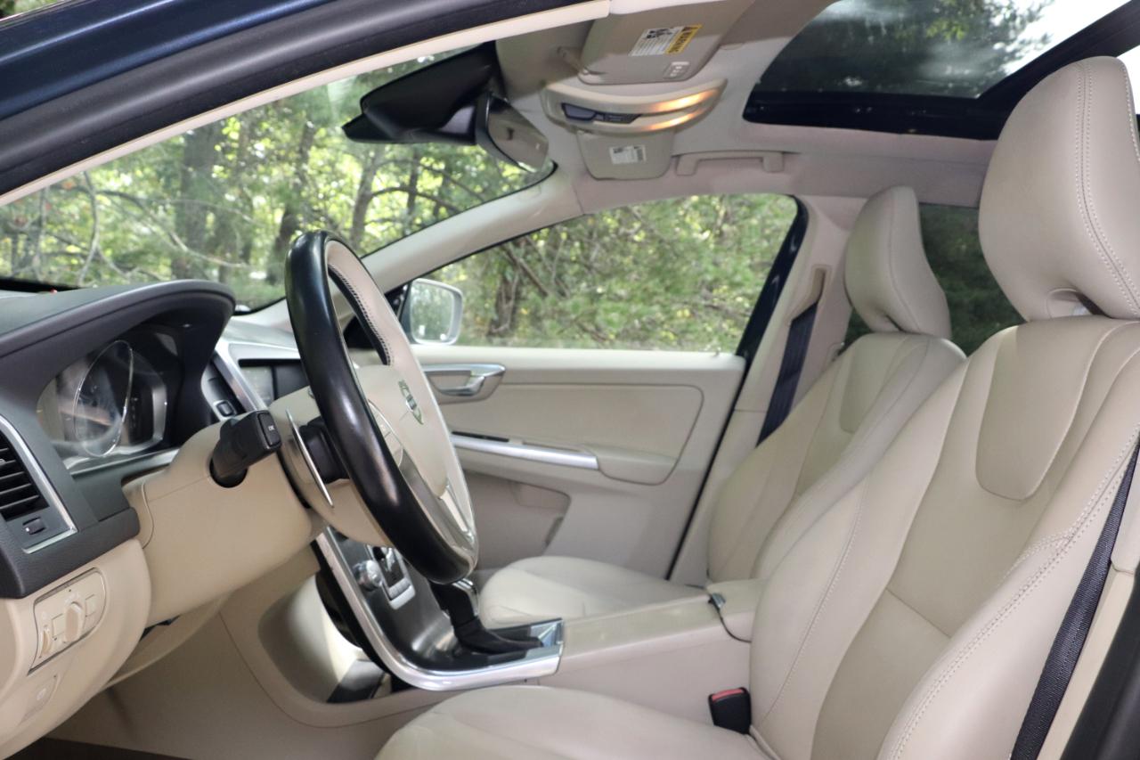 Volvo XC60 2015.5 AWD 4dr T6 2015