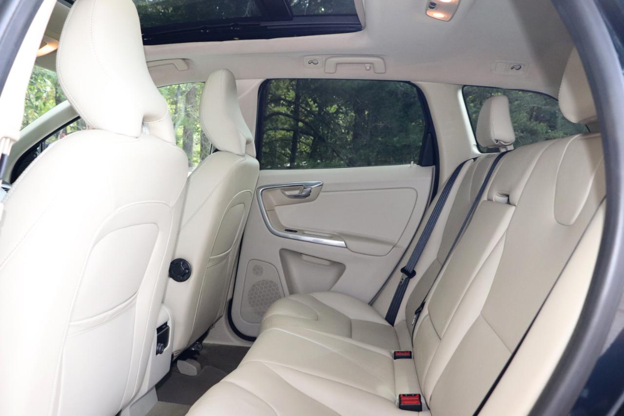 Volvo XC60 2015.5 AWD 4dr T6 2015