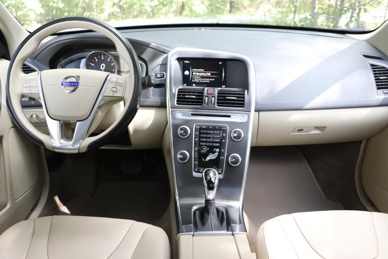 Volvo XC60 2015.5 AWD 4dr T6 2015