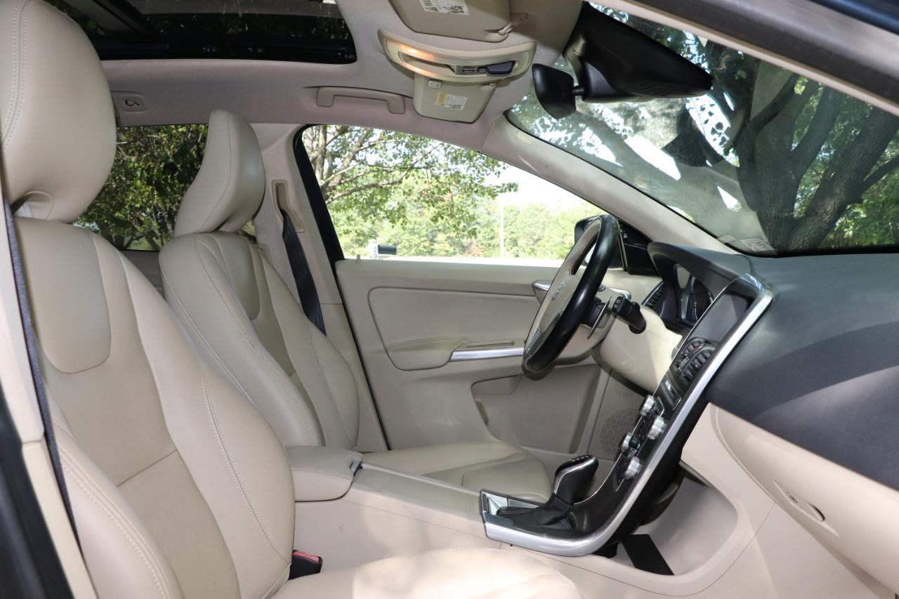 Volvo XC60 2015.5 AWD 4dr T6 2015