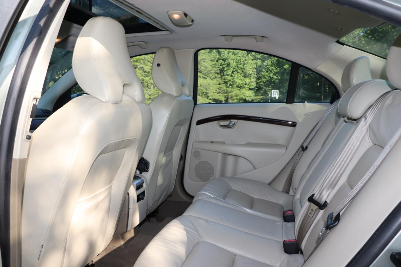 Volvo S80 4dr Sdn 3.2L w/Moonroof 2007
