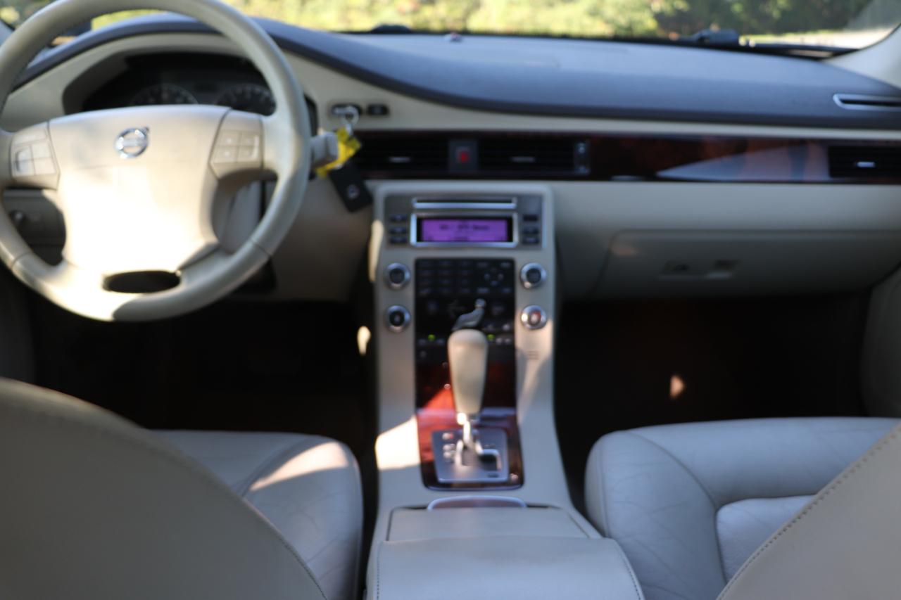 Volvo S80 4dr Sdn 3.2L w/Moonroof 2007