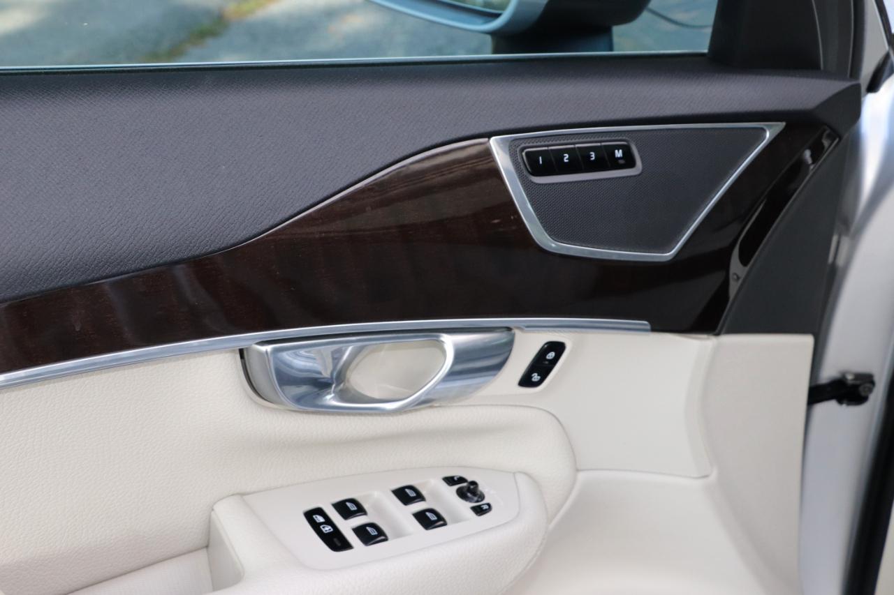 Volvo XC90 T6 AWD 7-Passenger Momentum 2018