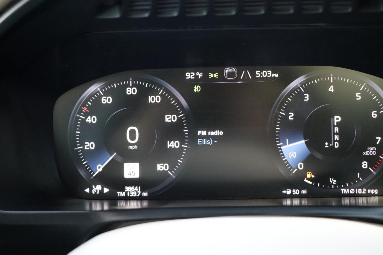 Volvo XC90 T6 AWD 7-Passenger Momentum 2018
