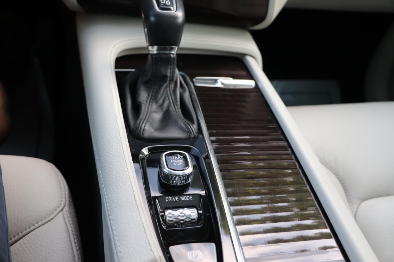 Volvo XC90 T6 AWD 7-Passenger Momentum 2018