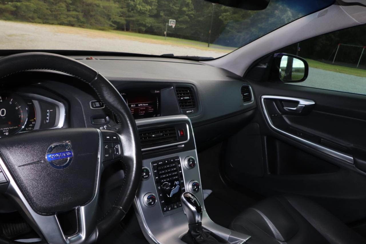 Volvo V60 Cross Country  2018
