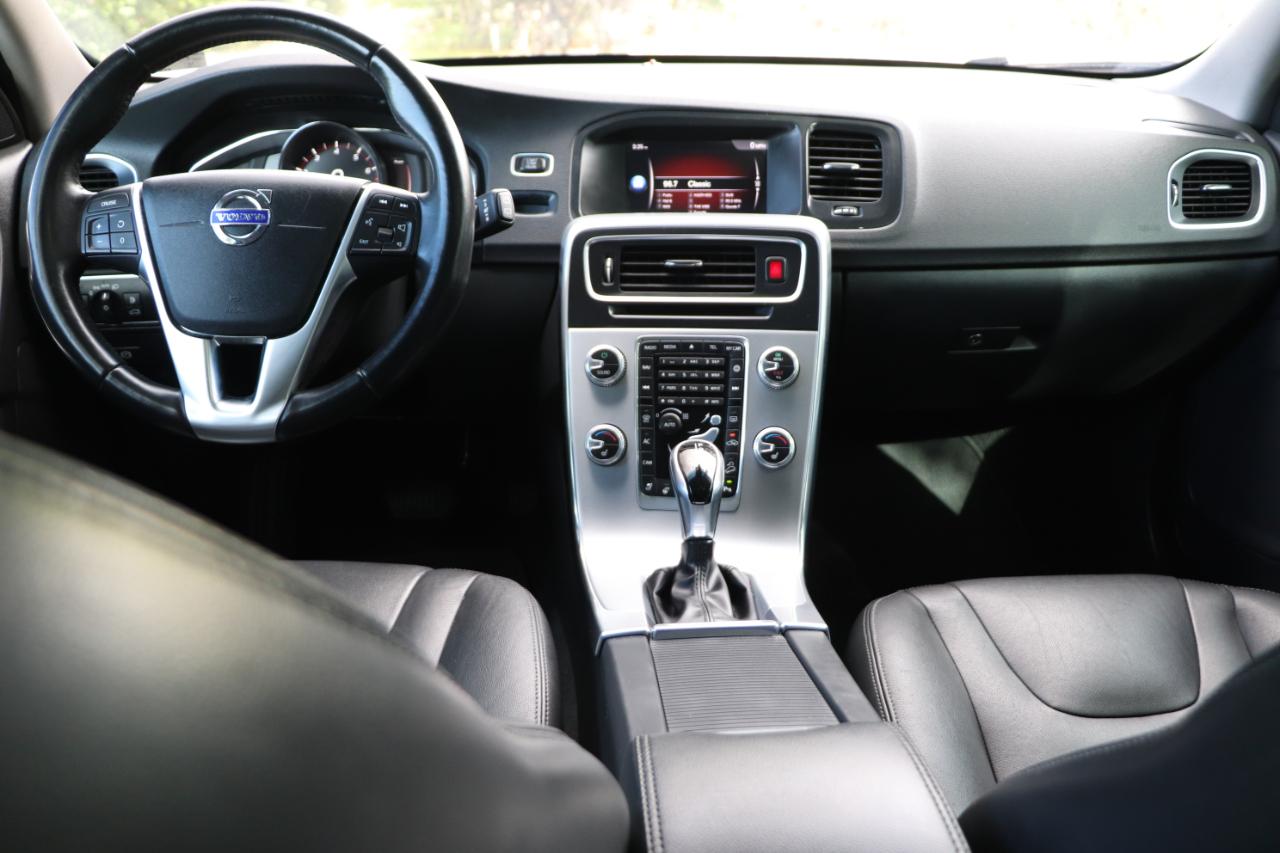 Volvo V60 Cross Country  2018