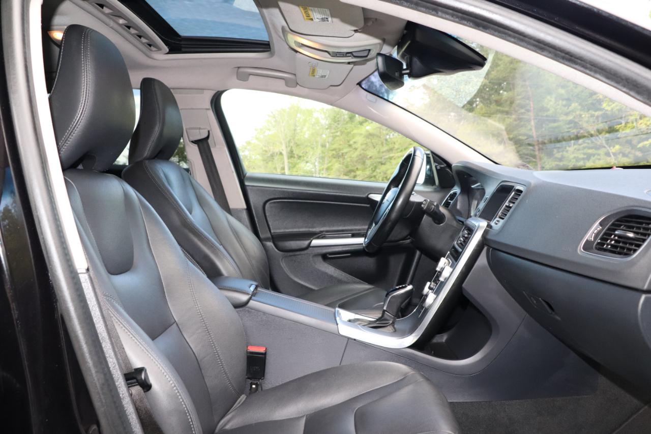 Volvo V60 Cross Country  2018