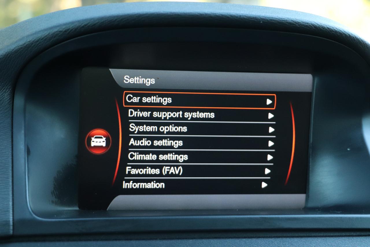 Volvo XC70  2012