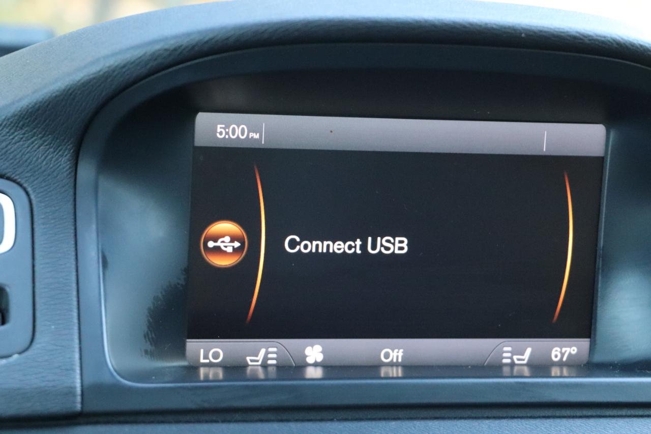 Volvo XC70  2012