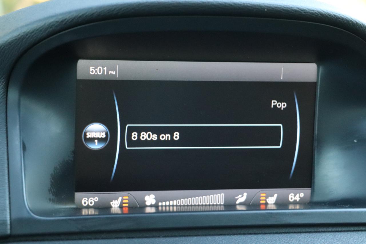 Volvo XC70  2012