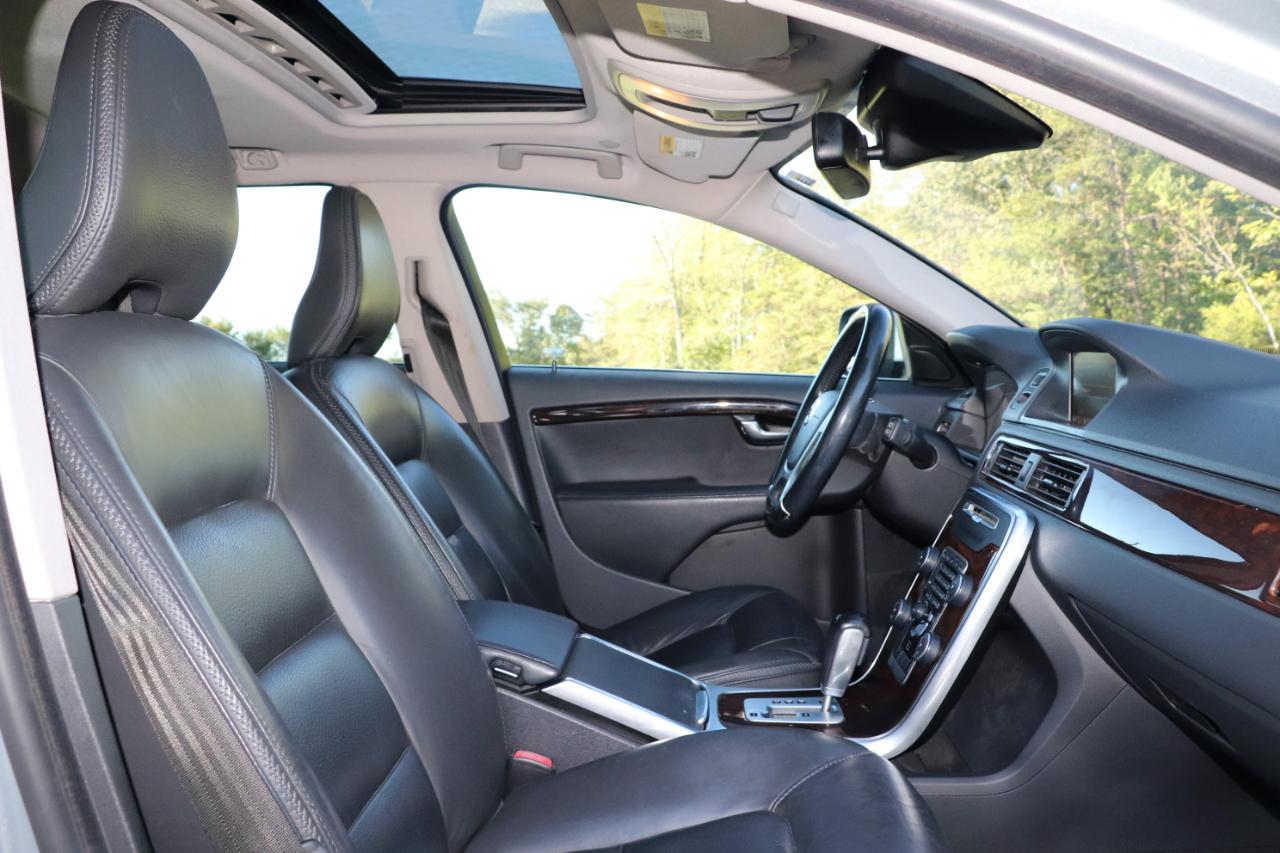 Volvo XC70  2012