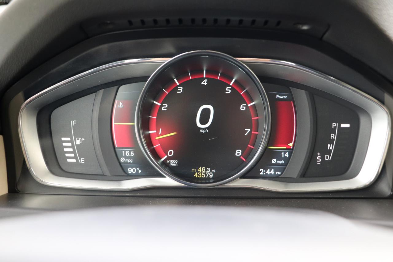 Volvo XC70 AWD 4dr Wgn 3.2L Premier Plus 2014