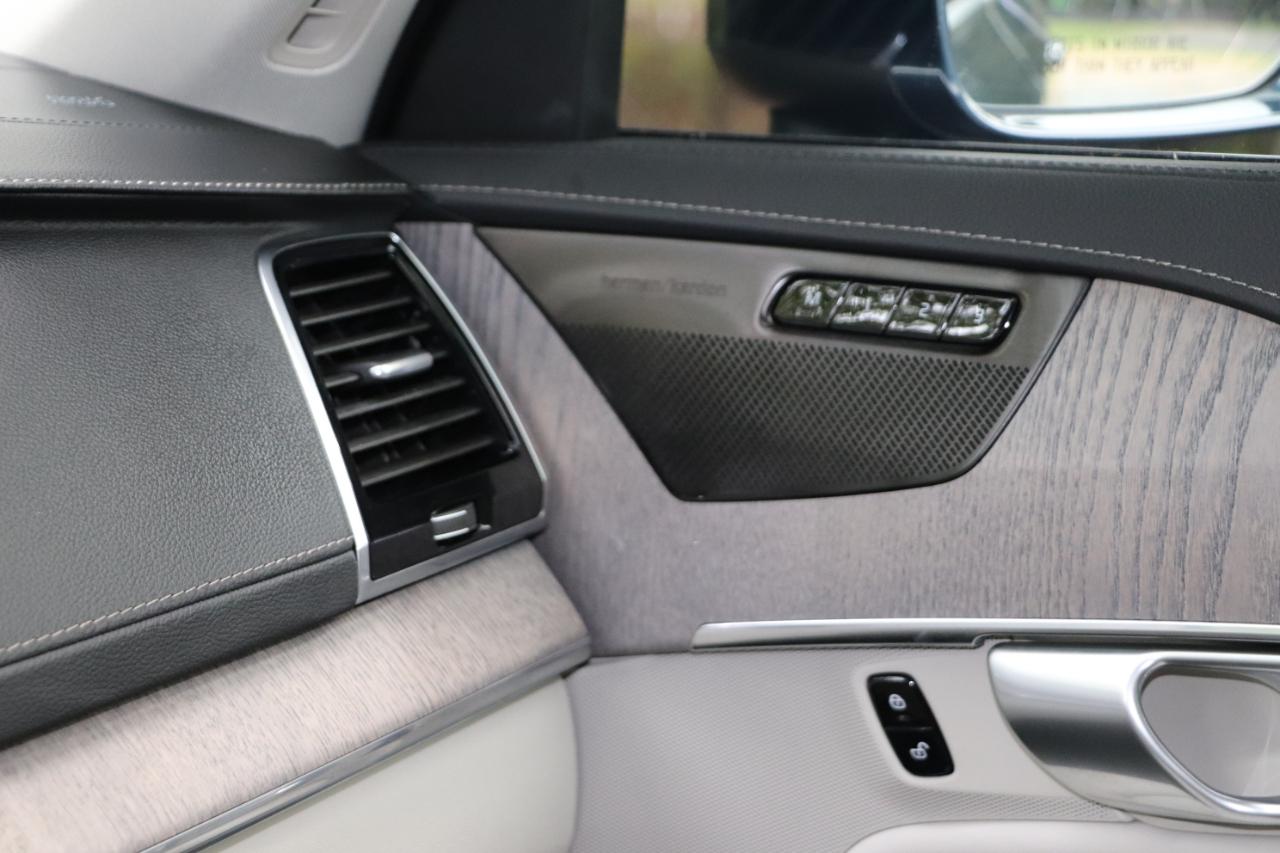 Volvo XC90 Recharge Plug-In Hybrid T8 eAWD PHEV Ultimate Bright Theme 7P 2024