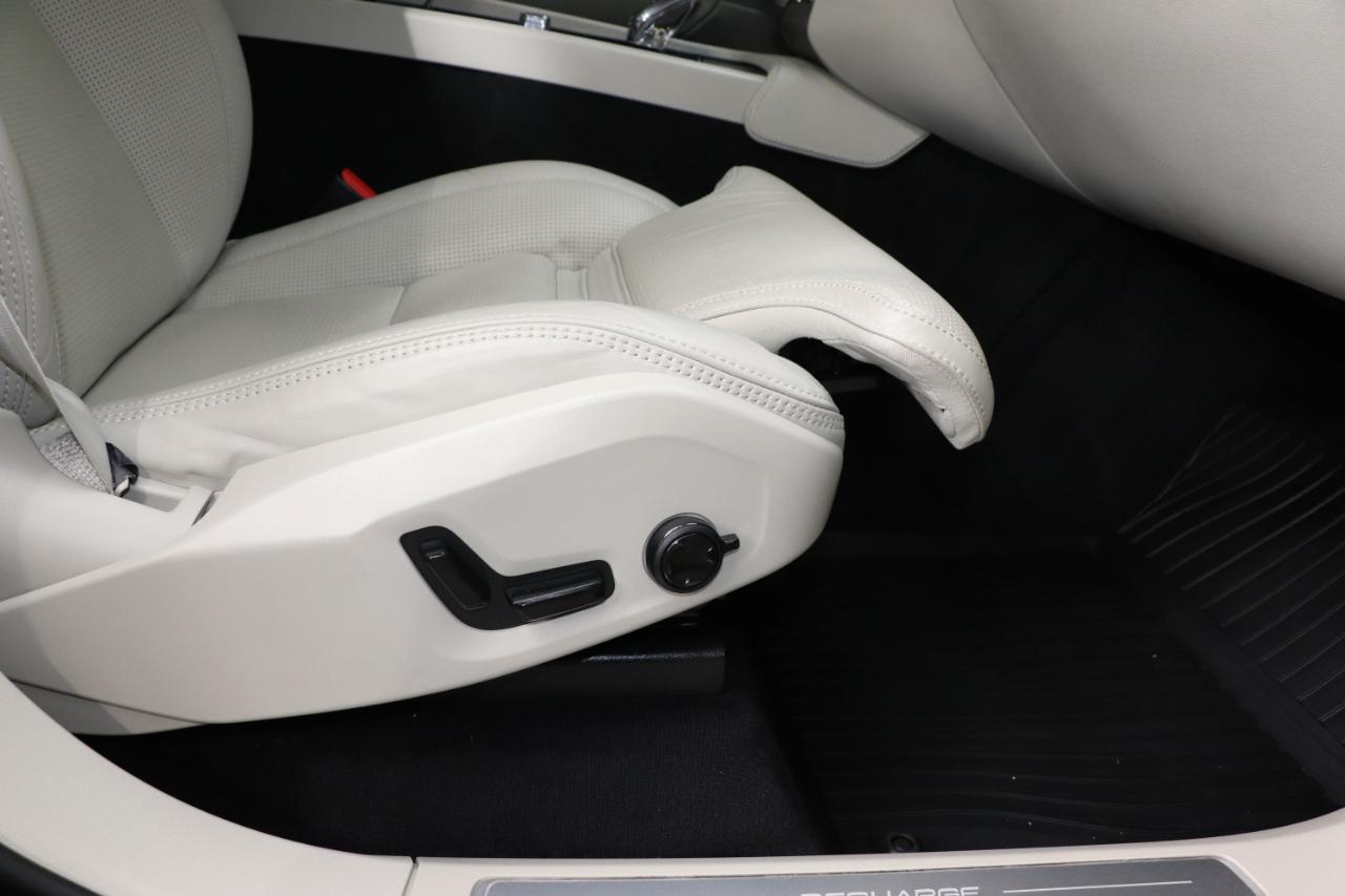 Volvo XC90 Recharge Plug-In Hybrid T8 eAWD PHEV Ultimate Bright Theme 7P 2024