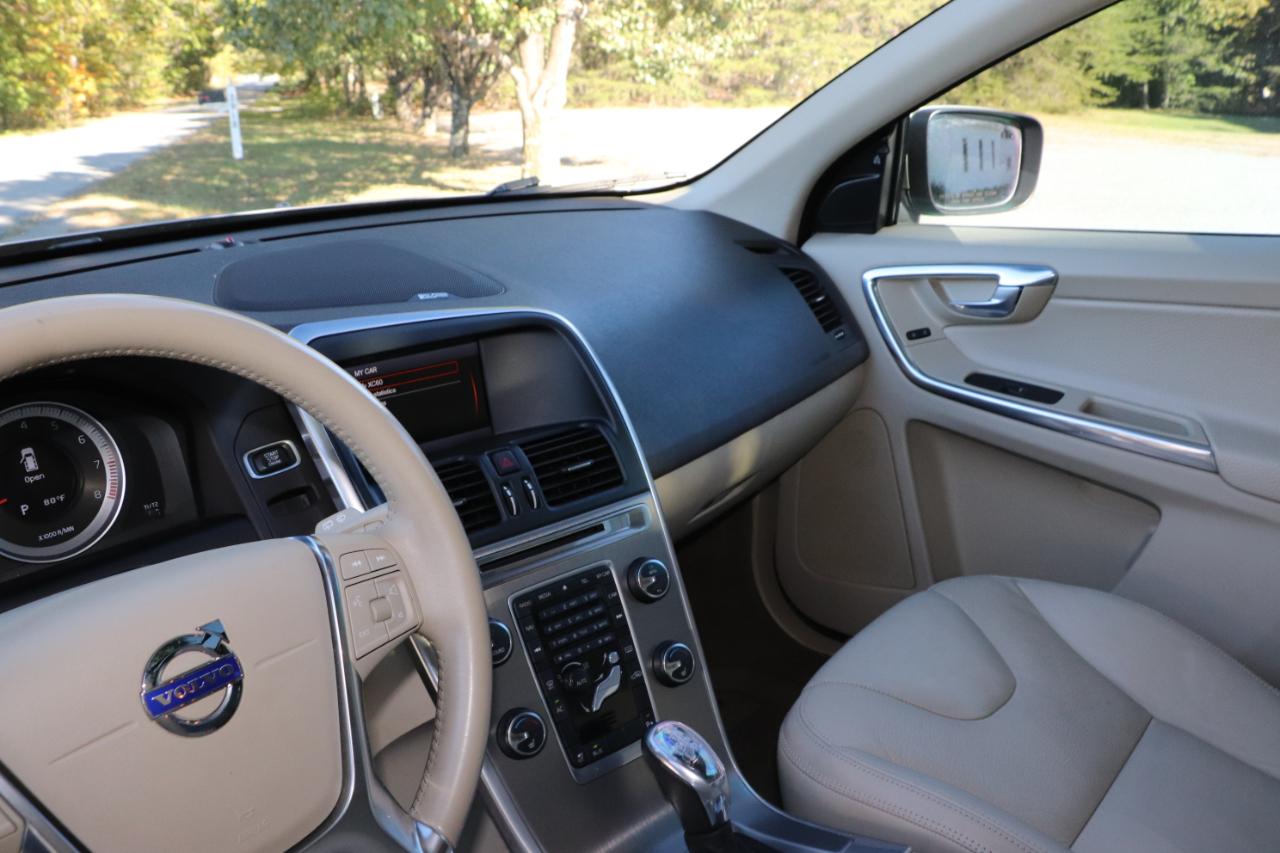 Volvo XC60 4dr 3.2L Platinum 2013