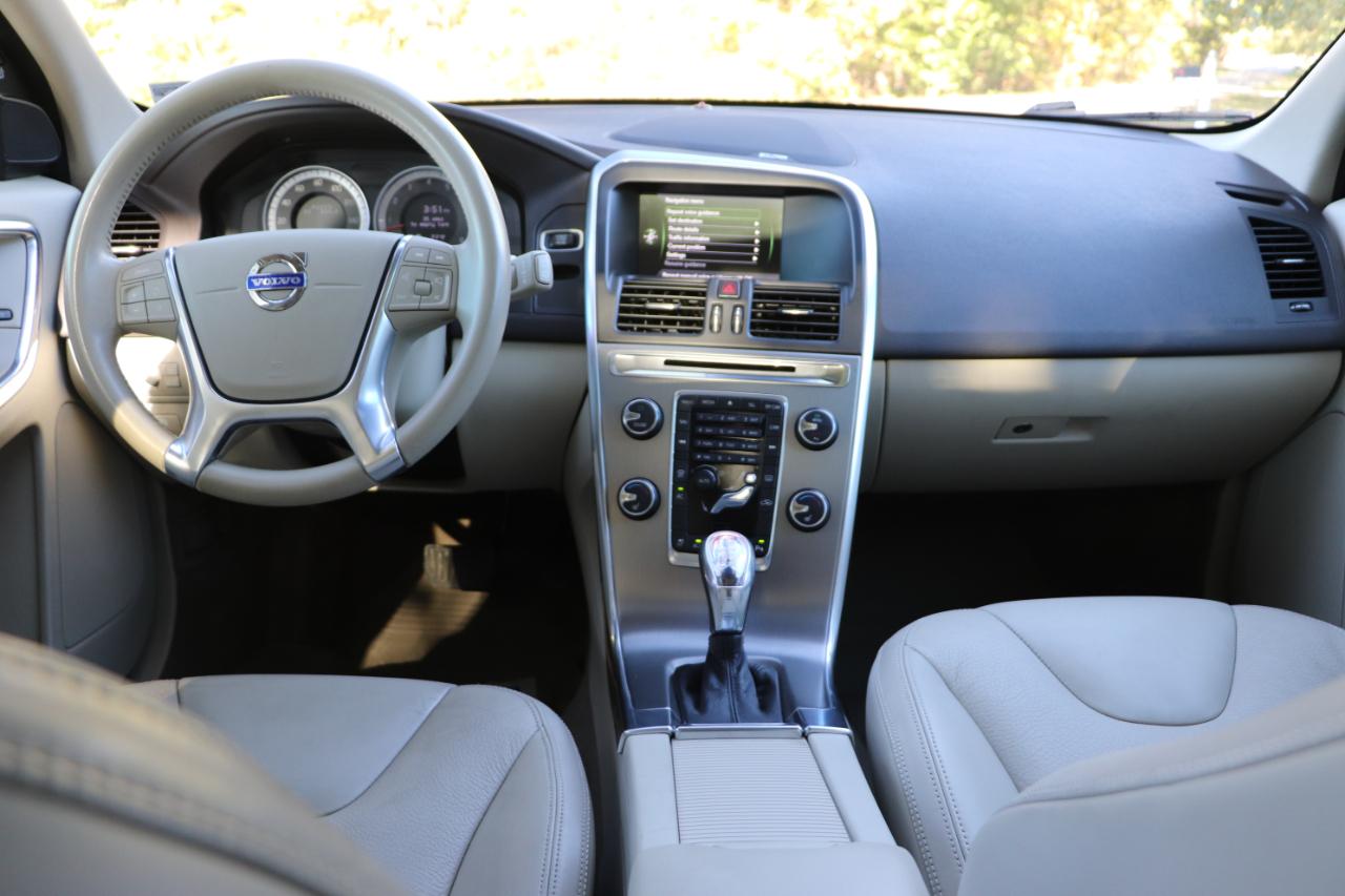 Volvo XC60 4dr 3.2L Platinum 2013