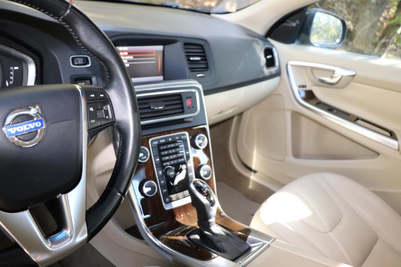 Volvo S60 4dr Sdn T5 Drive-E Premier Plus FWD 2015