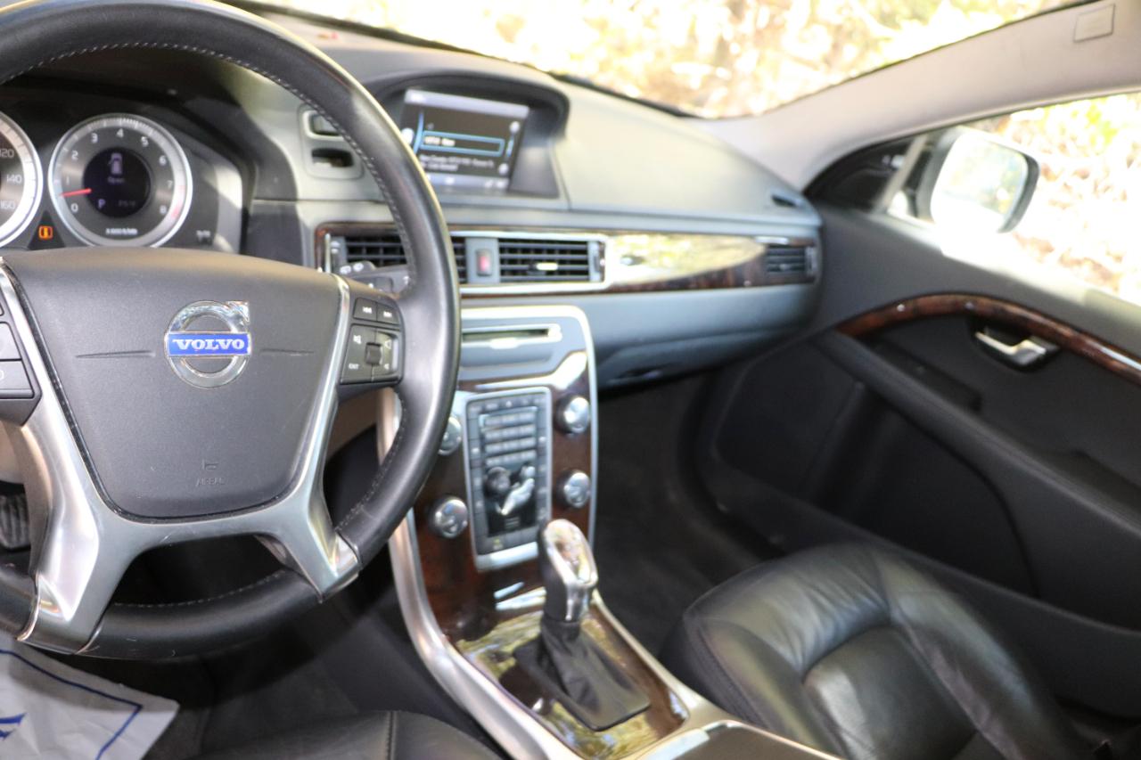Volvo XC70 4dr Wgn 3.2L 2013