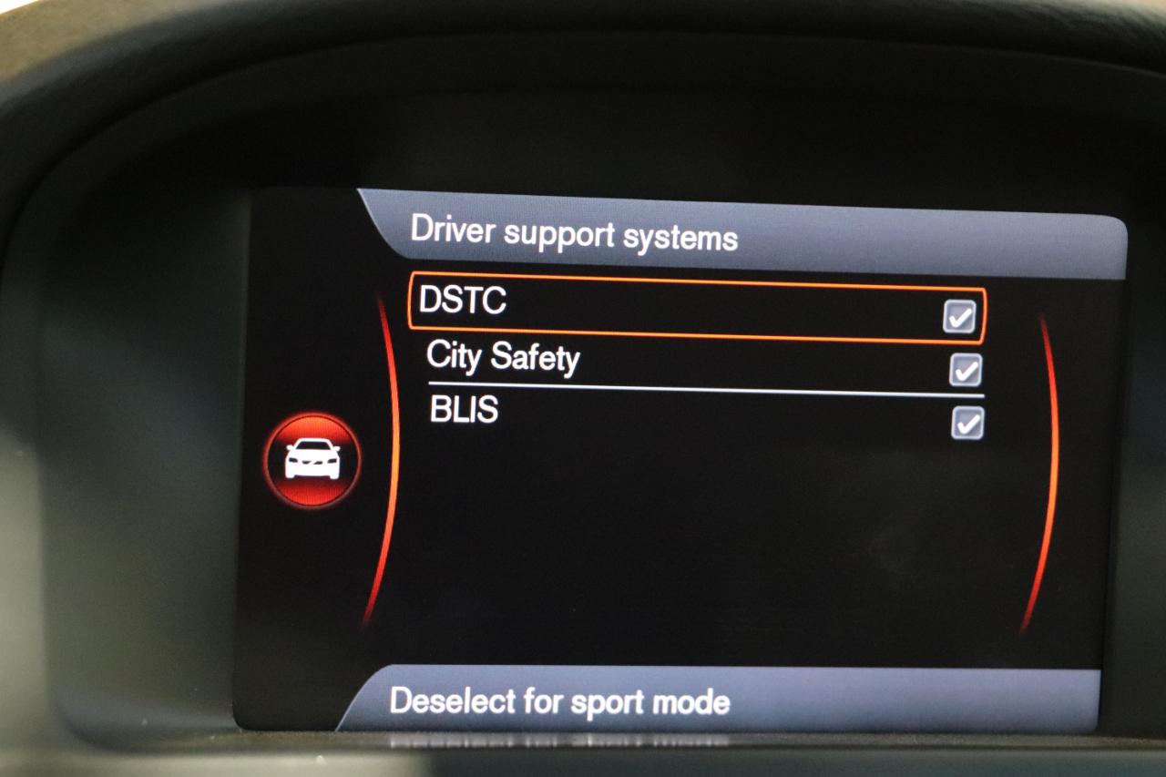 Volvo XC70 4dr Wgn 3.2L 2013