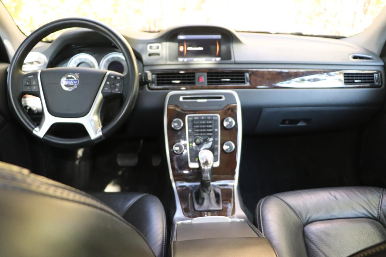 Volvo XC70 4dr Wgn 3.2L 2013