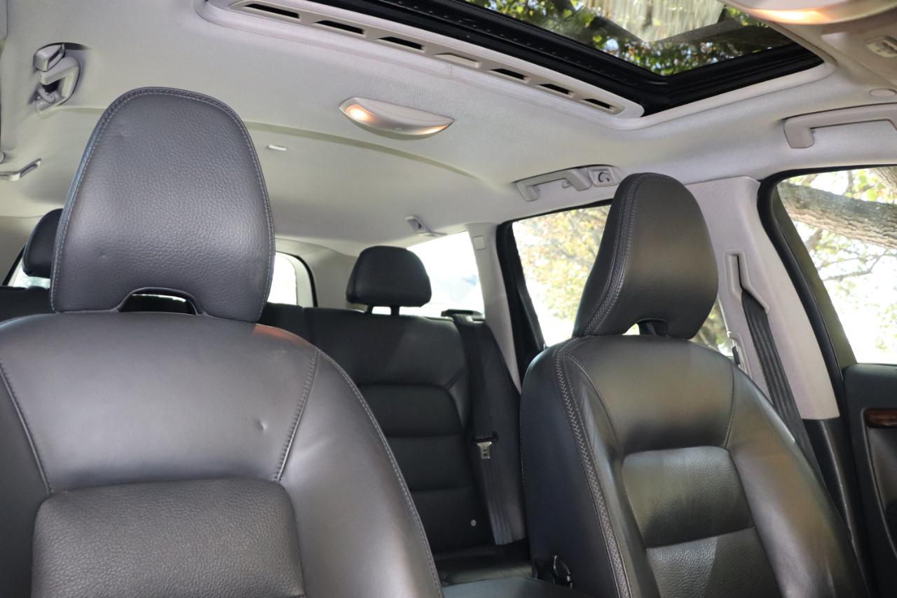 Volvo XC70 4dr Wgn 3.2L 2013