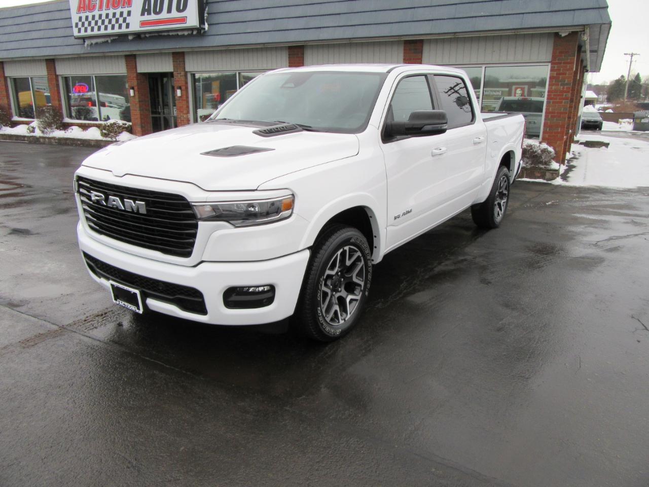 RAM 1500 Laramie Crew Cab SWB 4WD 2025