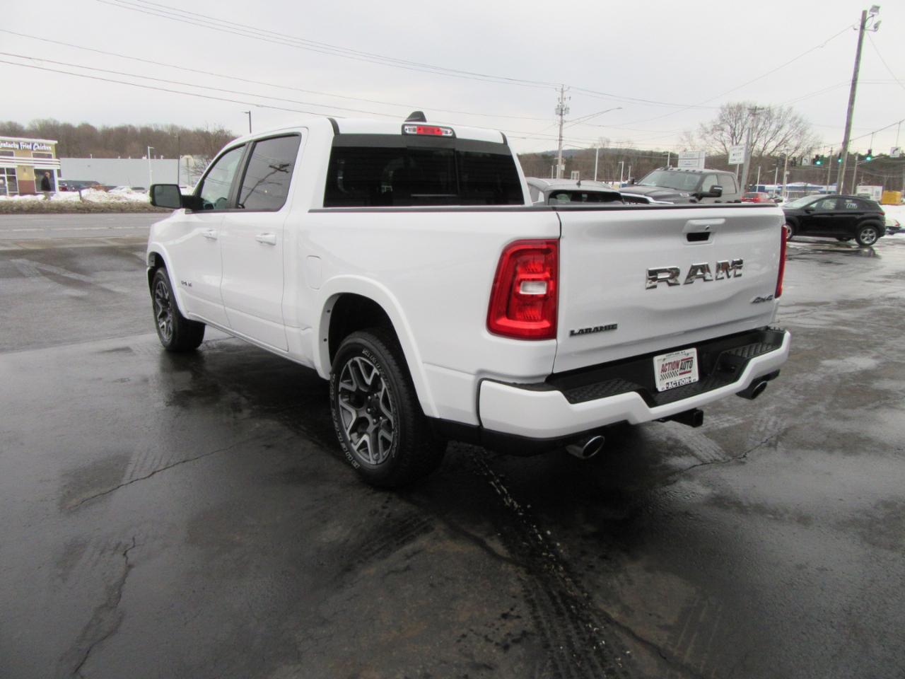 RAM 1500 Laramie Crew Cab SWB 4WD 2025