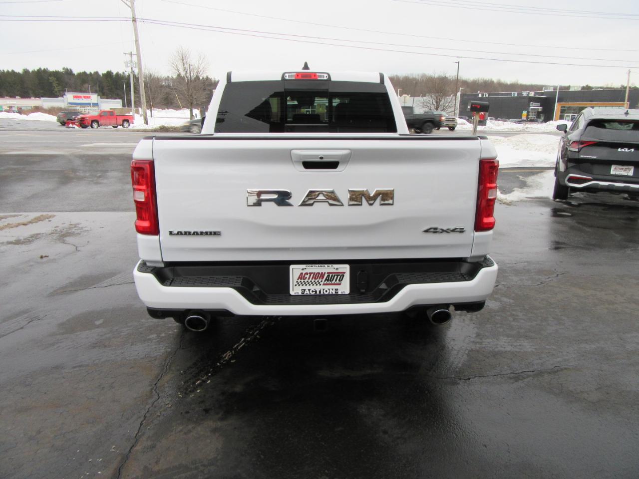 RAM 1500 Laramie Crew Cab SWB 4WD 2025