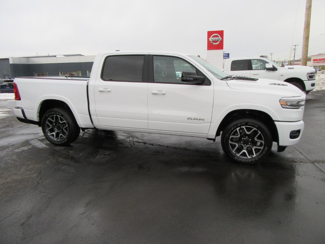 RAM 1500 Laramie Crew Cab SWB 4WD 2025
