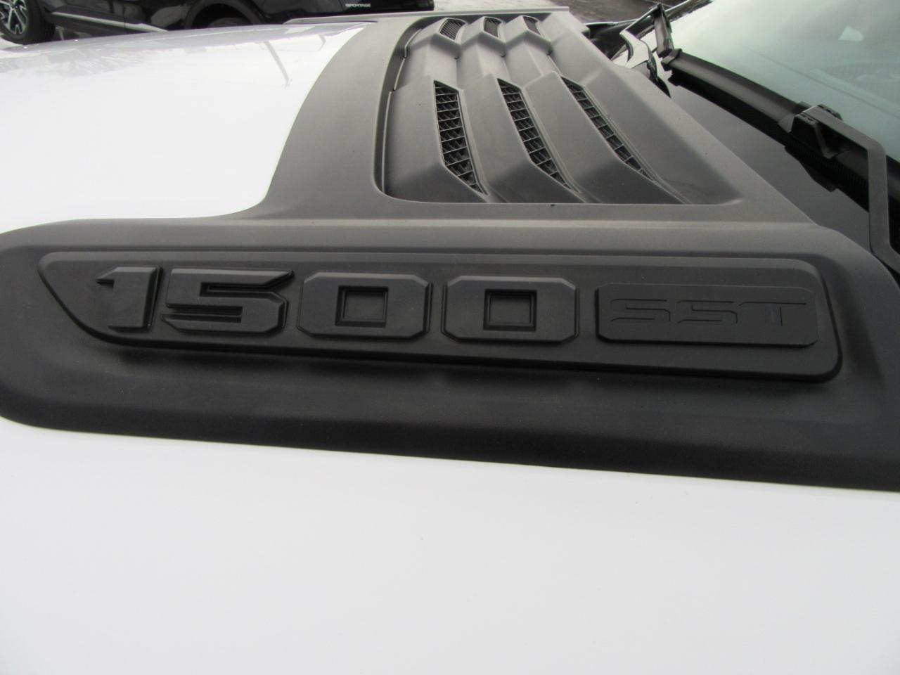 RAM 1500 Laramie Crew Cab SWB 4WD 2025