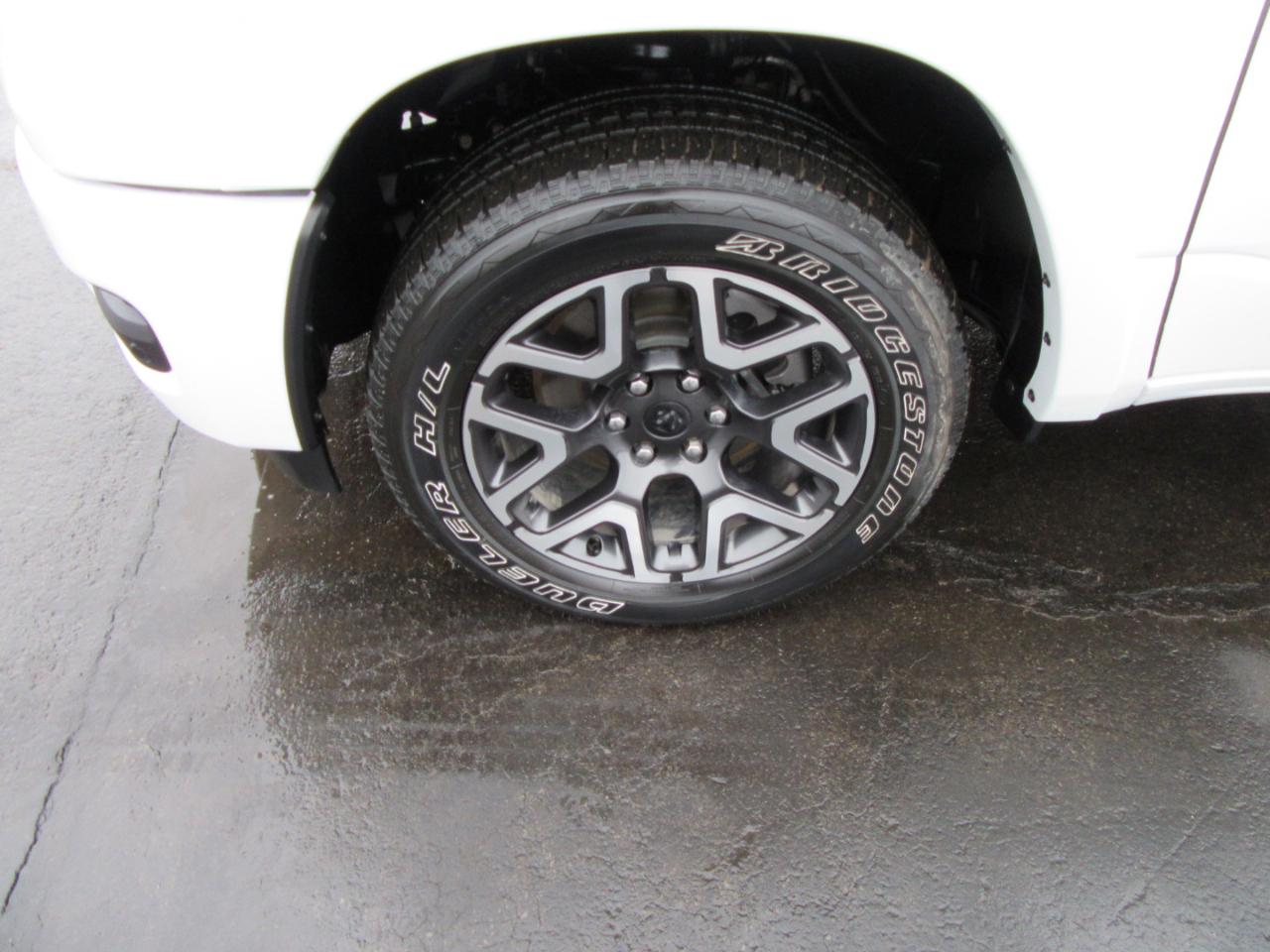 RAM 1500 Laramie Crew Cab SWB 4WD 2025