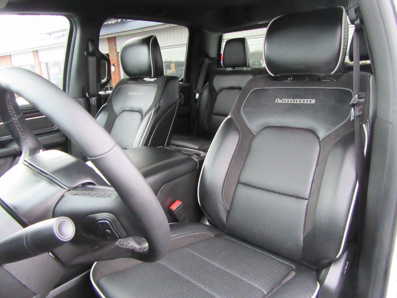 RAM 1500 Laramie Crew Cab SWB 4WD 2025