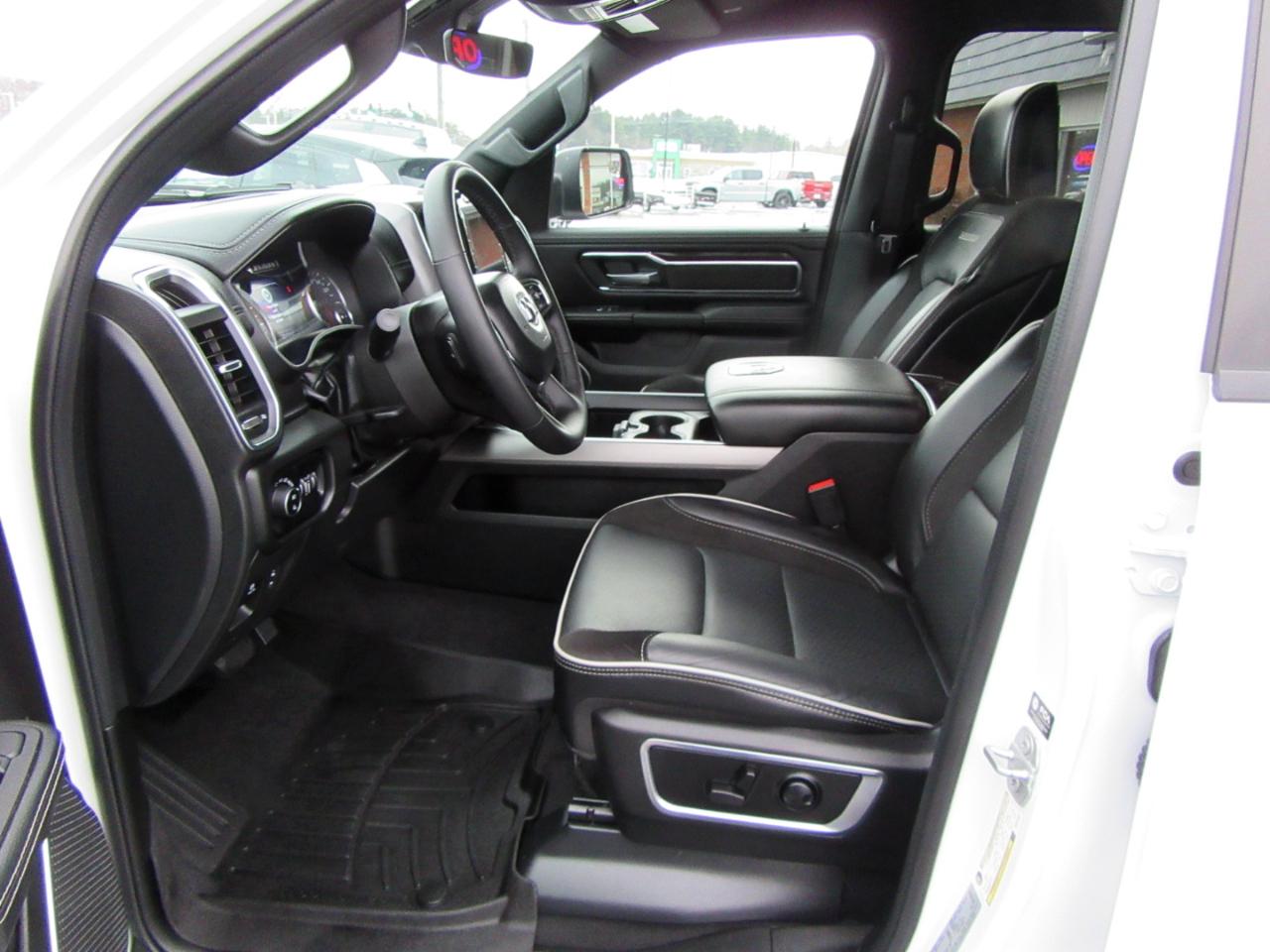 RAM 1500 Laramie Crew Cab SWB 4WD 2025