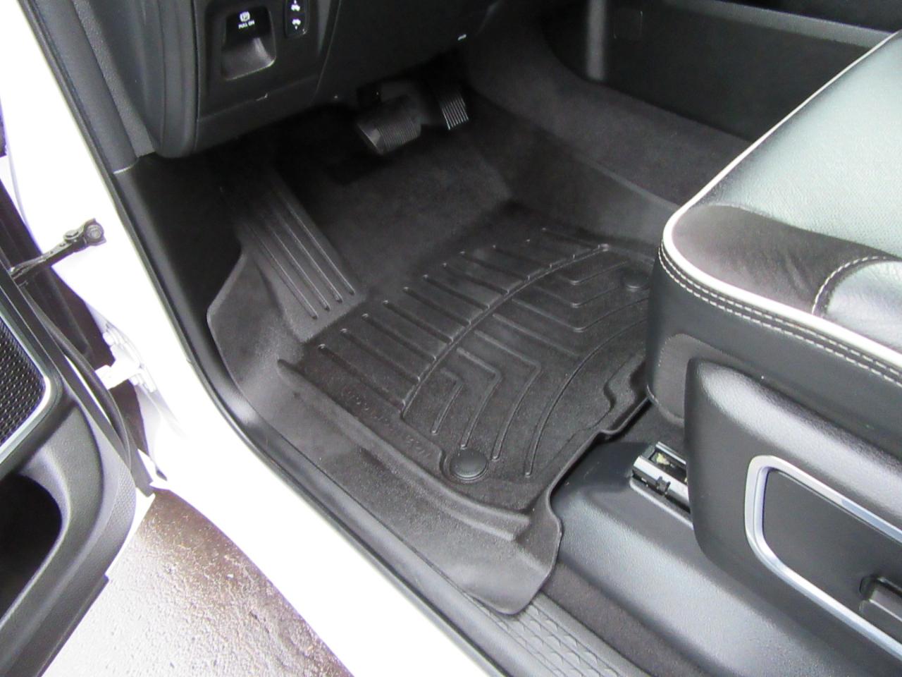 RAM 1500 Laramie Crew Cab SWB 4WD 2025