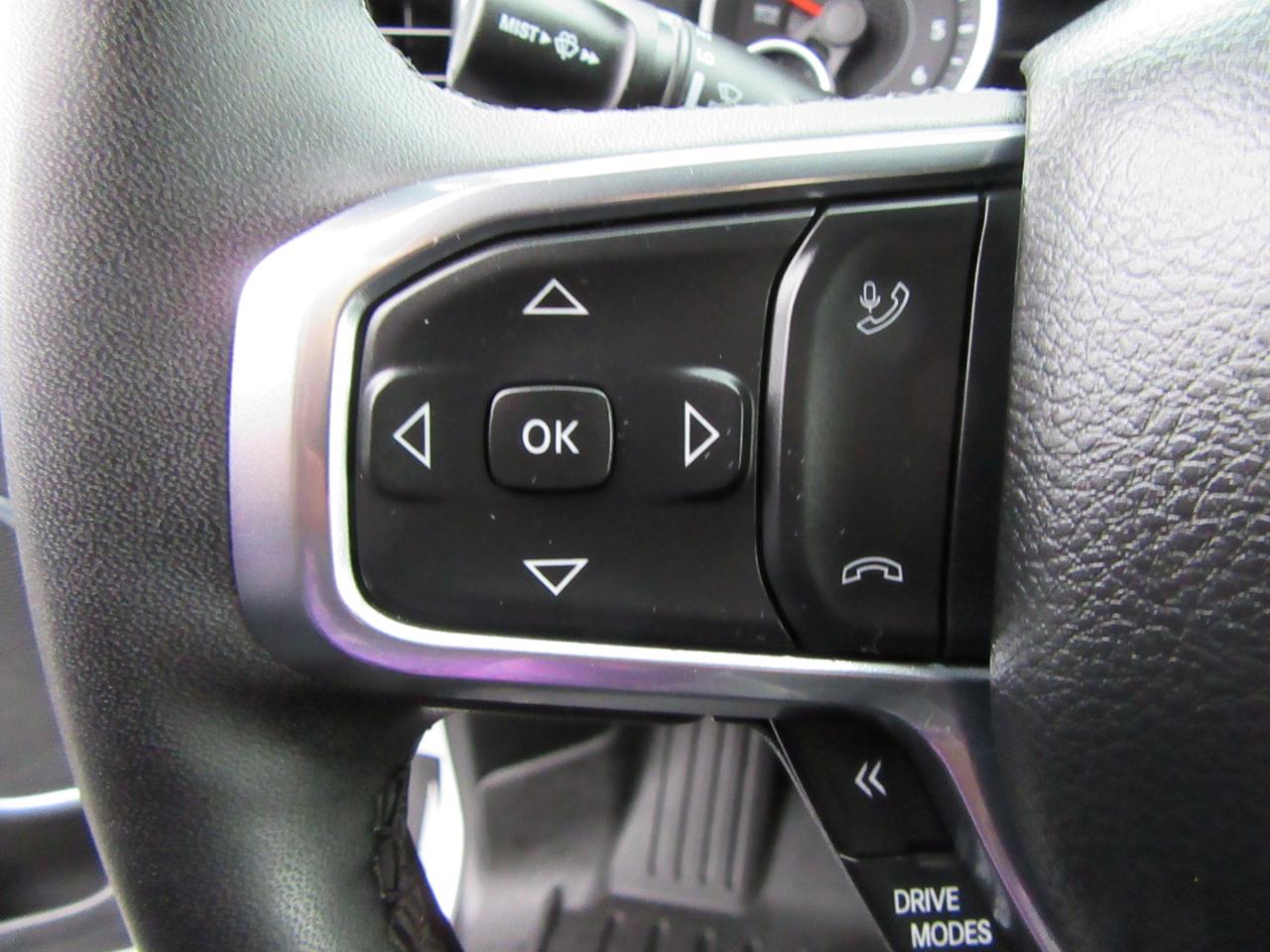 RAM 1500 Laramie Crew Cab SWB 4WD 2025