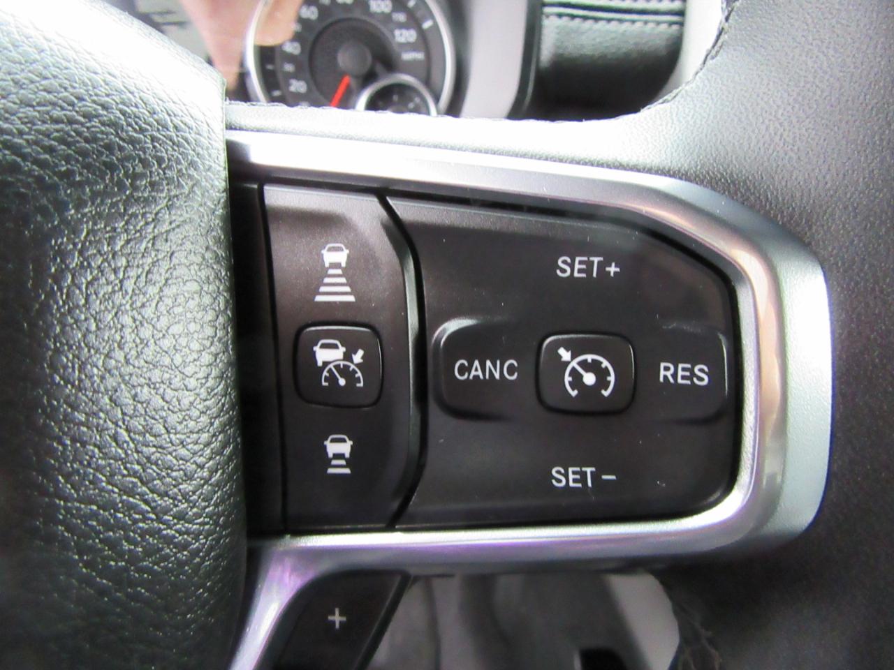 RAM 1500 Laramie Crew Cab SWB 4WD 2025